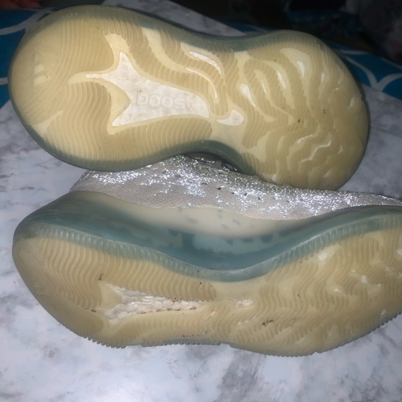 Yeezy Boost 380 ‘Alien Wear’ - Picture 6 of 9